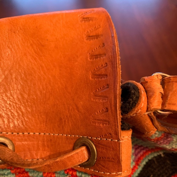 Bucket Purse - Picture 4 of 9